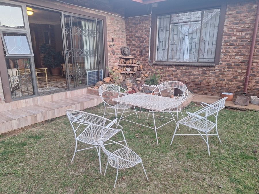 3 Bedroom Property for Sale in Mohadin North West